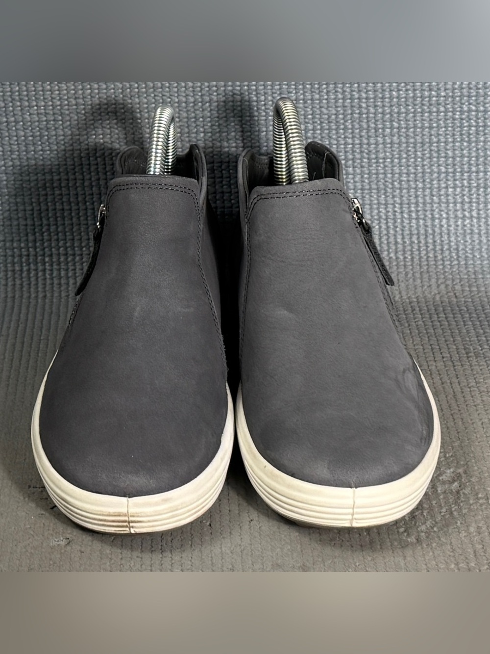 ECCO Women's Soft 7 Low Gray Booties Women’s Size 6-6.5 US 37 EU - Picture 3 of 9